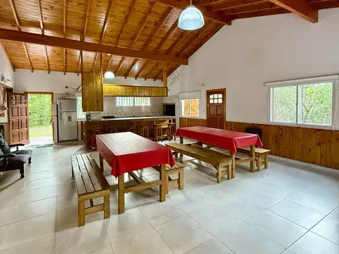 Casa 2 ambientes con 2 baños