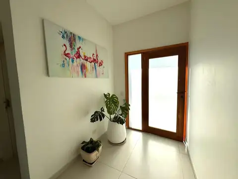 Casa en Alquiler Temporal con 2 cocheras