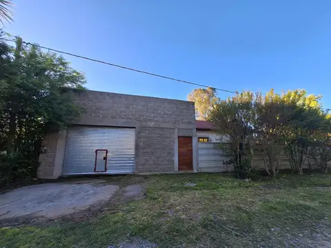 Casa en Venta con 3 cocheras