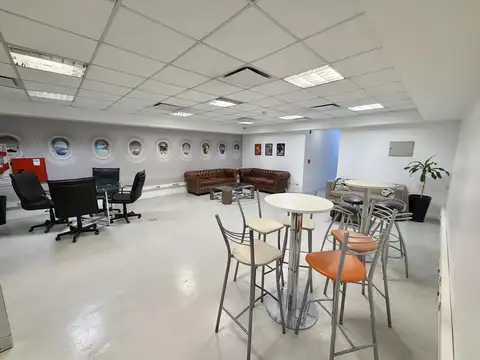 Oficina en Alquiler al Este