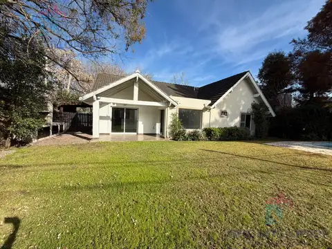 Casa en Venta con 2 cocheras