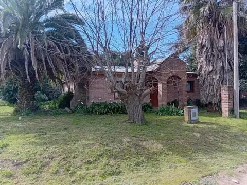 Navarro Bs, As. Chalet en amplio lote