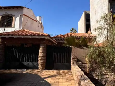 CASA EN VENTA QUINTA SECCION MENDOZA