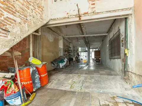 Casa 10 ambientes con 4 baños