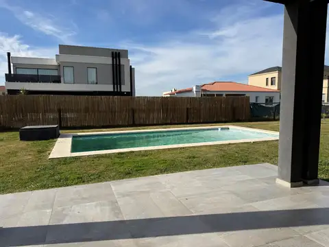 VENTA CASA 5 AMBIENTES BARRIO EL REBENQUE CANNING