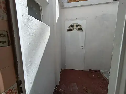 Depto Tipo Casa en Venta en Flores, USD 130.000
