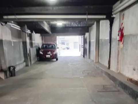 Venta Cochera cubierta Vélez Sarsfield. Inversión