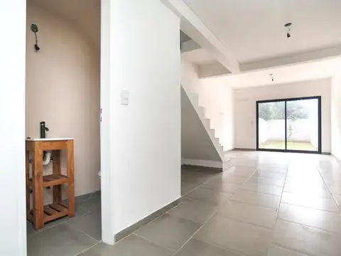 Casa 3 ambientes con 1 baño