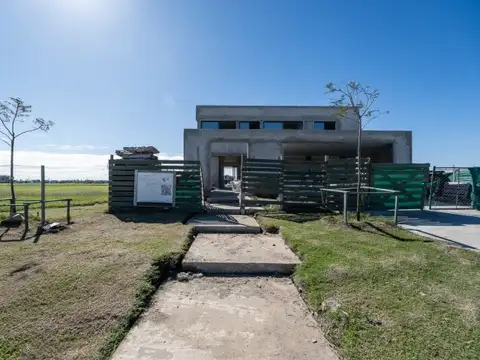 Casa en venta barrio Amarras a estrenar