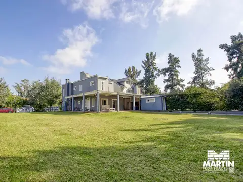 Casa en Venta de 4 ambientes en Ingeniero Maschwitz con Pileta y Parrilla