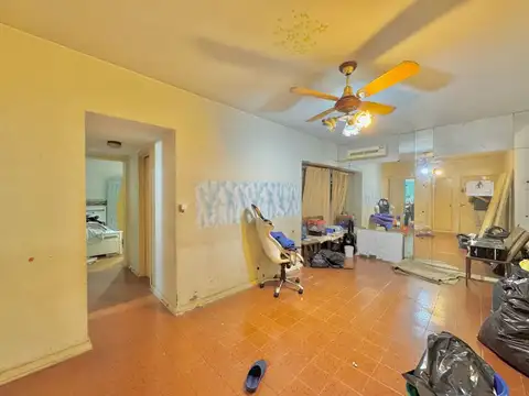 DEPTO 3 AMB EN VENTA EN ZONA COM. FLORES A REFACC