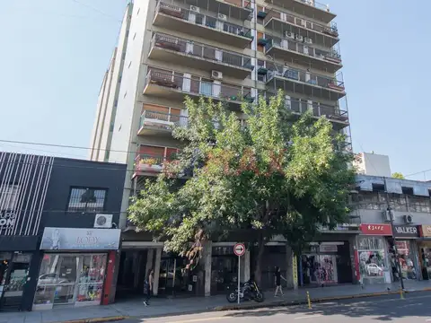 DEPTO 3 AMB EN VENTA EN ZONA COM. FLORES A REFACC