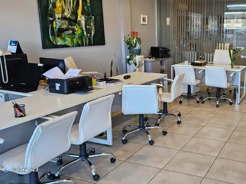 Oficina en Venta con 1 cochera