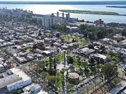 Av. San Martín esq G. Kirk