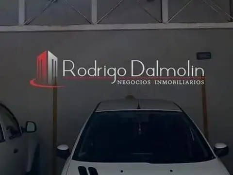 VENDO. Cochera en edificio de calle pellegrini 839. Concordi