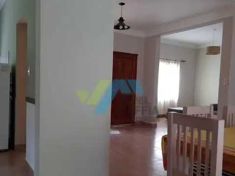 Casa en Alquiler con 1 cochera