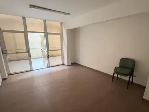 Oficina en Alquiler en Centro, $ 150.000
