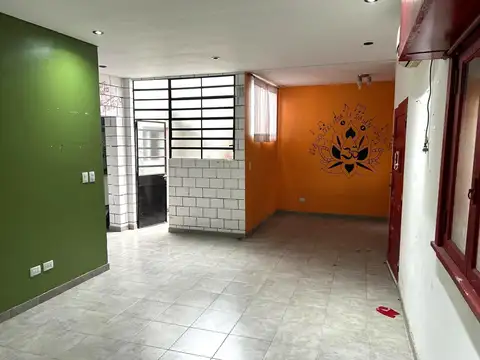 Casa 2 ambientes con 1 baño