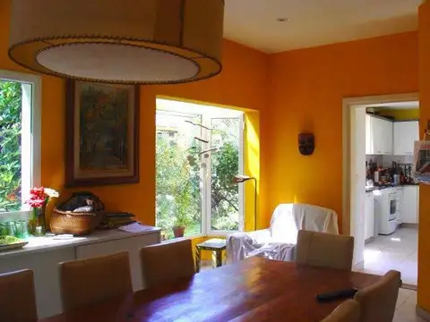 Casa 5 ambientes con 4 baños