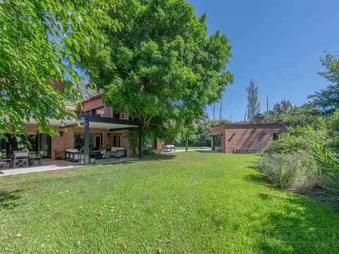 Casa 7 ambientes con 3 baños