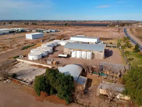 Venta Bodega Palmira Mendoza con equipamiento