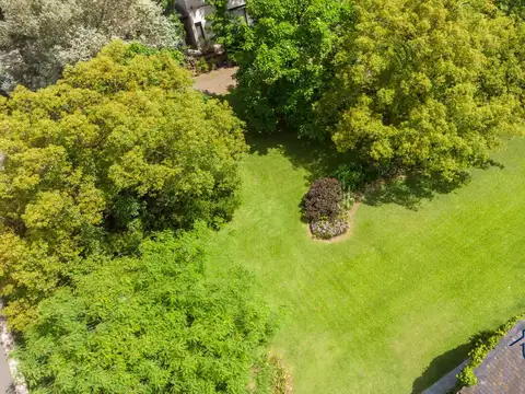 Casa en Venta con 4 cocheras
