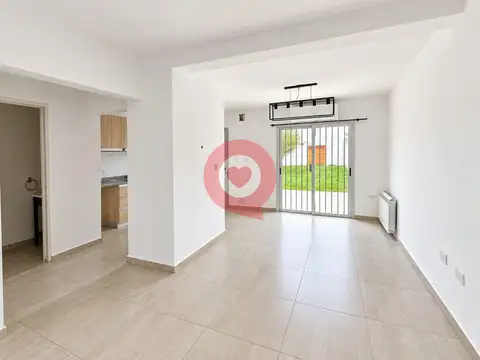 Depto Tipo Casa en Alquiler de 4 ambientes
