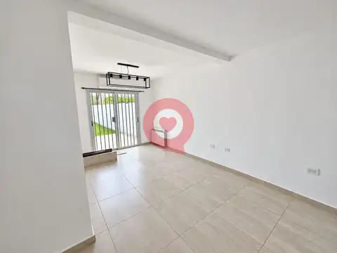 Depto Tipo Casa en Alquiler de 2 dormitorios