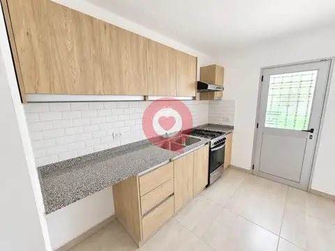 Depto Tipo Casa 4 ambientes con 2 baños