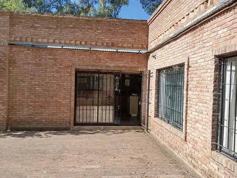 Casa quinta con pileta barrio cerrado olmos la plata