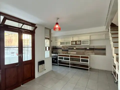 Almirante Brown 2800, Piso 01