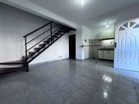 Excelente PH en venta Lanús oeste