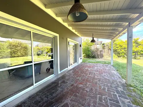 Casa 4 ambientes con 4 baños