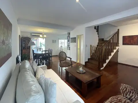 Depto Tipo Casa en Venta de 5 ambientes
