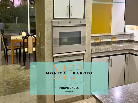 Casa en Venta con 3 cocheras