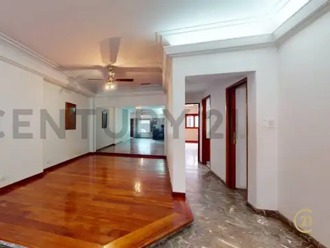 Casa 5 ambientes con 3 baños
