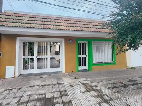 AMPLIA CASA 2 DORMITORIOS CON PATIO M. SALVÁ 5933