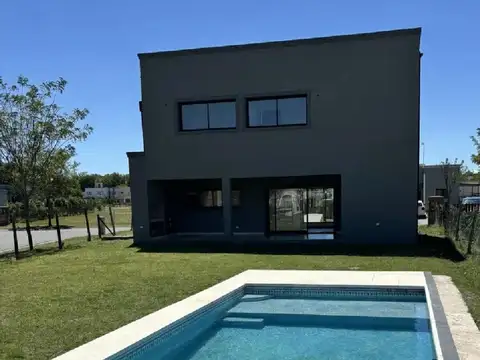 Casa en Alquiler de 3 dormitorios