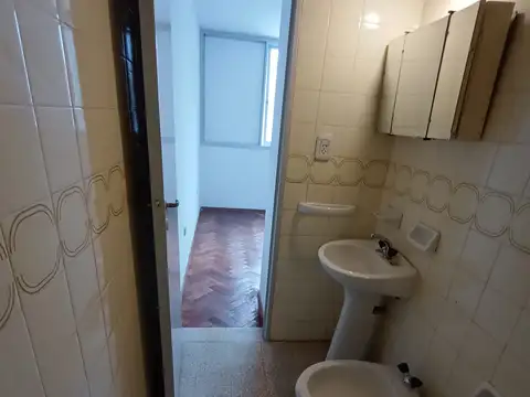 DEPARTAMENTO EN ALQUILER A CONTRAFRENTE DE UN DORMITORIO