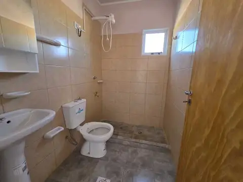 Casa 2 ambientes con 1 baño