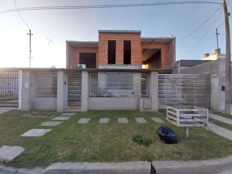 CASA DE DOS PLANTAS