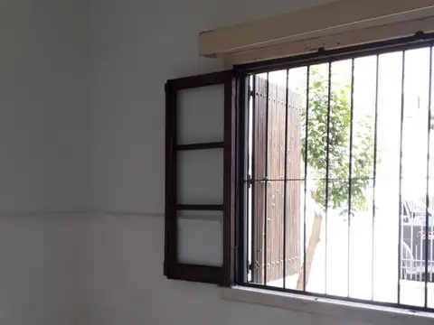 Depto Tipo Casa en Alquiler de 1 dormitorio