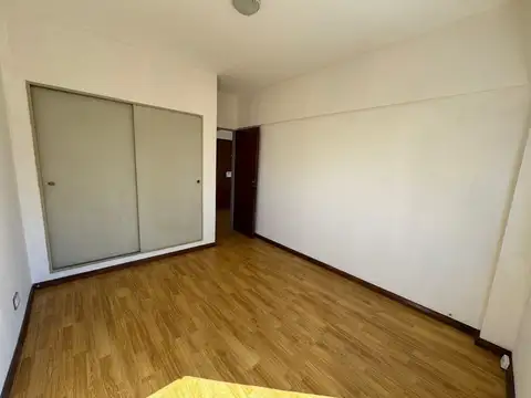 VENTA Dpto 2 amb con balcón Plaza Mitre