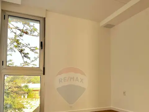 Casa en Alquiler con 1 cochera