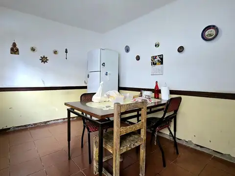 VENTA CASA CON JARDIN EN VILLA GENERAL MITRE