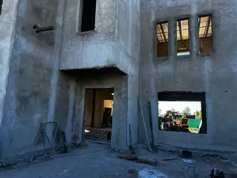 Casa 4 ambientes con 3 baños