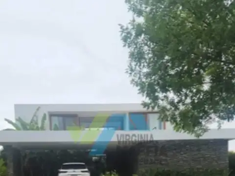 Casa en Venta en Albanueva, USD 1.900.000