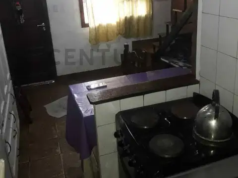 Casa 2 ambientes con 1 baño