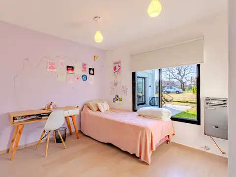 CASAS EN VENTA, PILETA, PARQUE Y QUINCHO