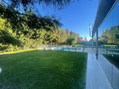 Casa en Alquiler en Tristan Suarez, USD 2.800